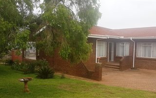 3 Bedroom House in Van Riebeeck Park