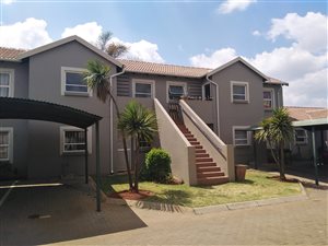 2.5 Bed Flat in Weltevreden Park