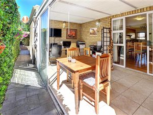 3 Bed House in The Crest