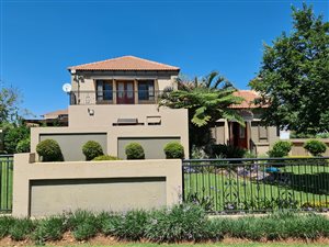 4 Bed House in Pebble Rock