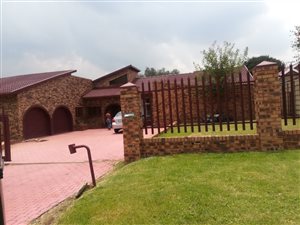 4 Bedroom House in Dalpark Ext 1