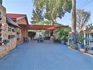 4 Bed House in Oos-Einde
