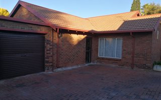 3 Bedroom Townhouse in Dalpark