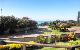 3 Bedroom Apartment in Blythedale Beach