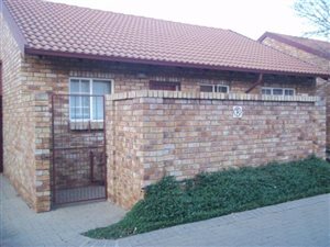 2 Bed Townhouse in Wierda Glen
