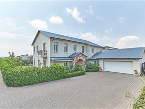 4 Bed House in Waterfall Country Estate