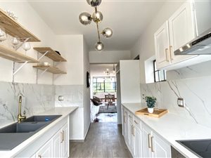 2 Bed Apartment in Illovo
