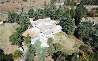 8 Bedroom House in Vaal River