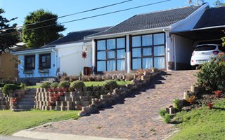 3 Bedroom House in Paradise Beach