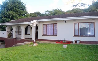 4 Bedroom House in Astra Park