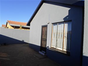 2 Bed House in Dobsonville
