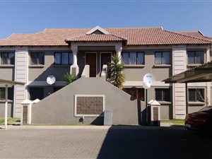 2 Bed Townhouse in Helderwyk Estate