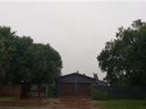 4 Bed House in Edelweiss