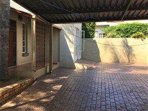2 Bed Garden Cottage in Newlands