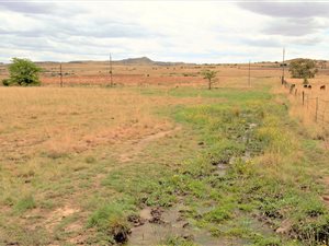 2775 m² Land available in Hobhouse