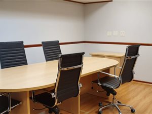 235 m² Office Space in Nieuw Muckleneuk