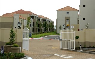 2 Bedroom Apartment in Vredekloof Heights