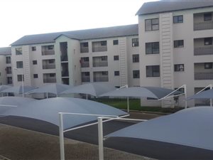 2 Bed Flat in Carlswald Estate