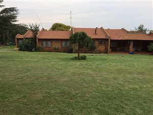 4 Bed House in Golf View
