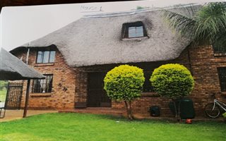 1.1 ha Farm in Kameeldrift East