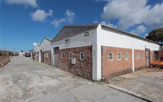 135 m² Commercial space in Faerie Knowe