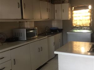 2 Bedroom Flat in Montclair