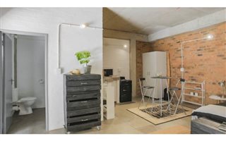 1 Bedroom Apartment in City & Suburban (Maboneng)