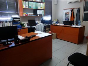 166 m² Commercial space in Amanzimtoti