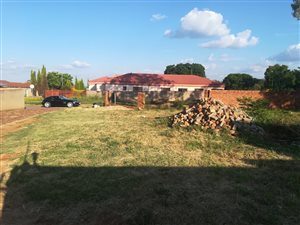 682 m² Land available in Chantelle