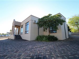 330 m² Commercial space in Vincent