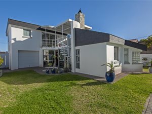 3 Bed House in Voelklip