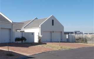 3 Bedroom House in Sunningdale