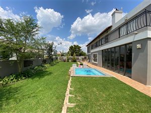 5 Bed House in The Meadows