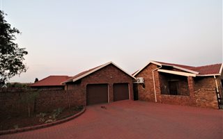 3 Bedroom House in Heuweloord