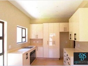 5 Bedroom Cluster in Glenhazel