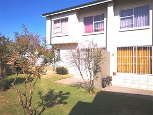 2 Bed Townhouse in Klippoortje