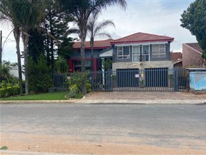 5 Bed House in Nirvana