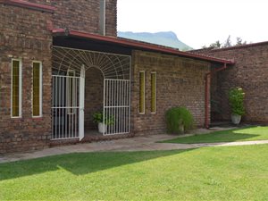 4 Bed House in Blue Rise