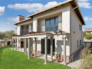 4 Bed House in Carlswald North Estate