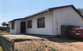 3 Bedroom House in Kwandengezi