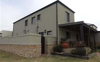 3 Bedroom House in Melkbosstrand