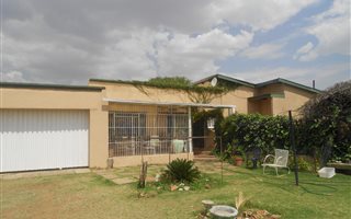 3 Bedroom House in Excelsior