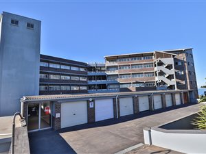 2 Bed Apartment in Athlone Park