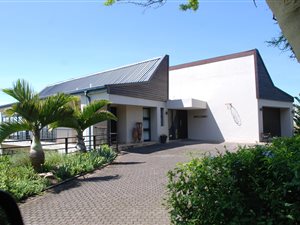 4 Bed House in Zinkwazi Beach