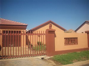 2 Bedroom House in Golden Gardens