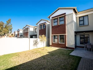 3 Bed Townhouse in Equestria