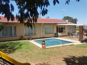 4 Bed House in Brackendowns