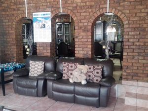 5 Bed House in Reiger Park