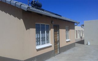 2 Bedroom House in Protea Glen