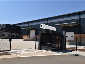 3011 m² Industrial space in Kosmosdal